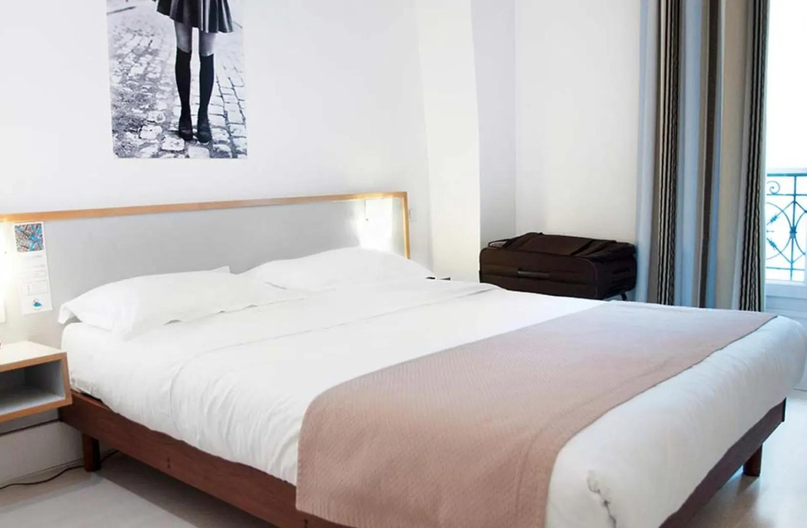 Solar 2* Paris